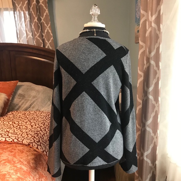 Ann Taylor ⚜️ Grey & Black Design Sweater - Picture 5 of 7
